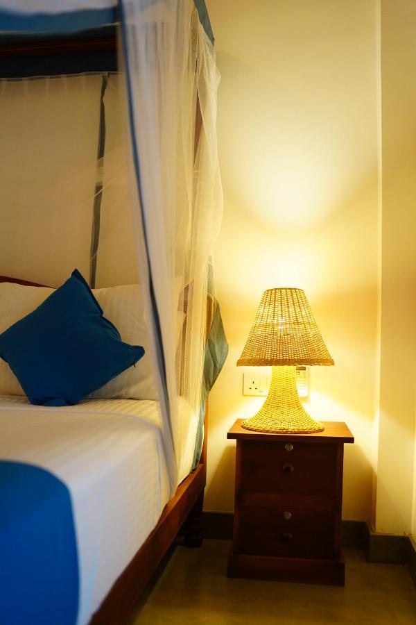 Ronaya Surf Waves Villa Dikwella Eksteriør billede