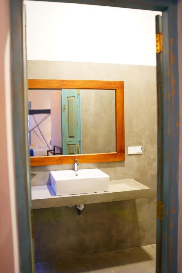 Ronaya Surf Waves Villa Dikwella Eksteriør billede
