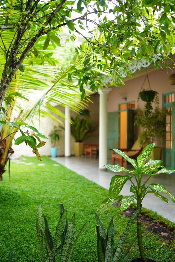 Ronaya Surf Waves Villa Dikwella Eksteriør billede