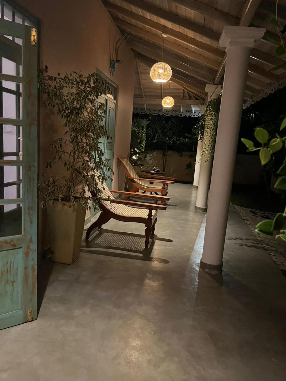 Ronaya Surf Waves Villa Dikwella Eksteriør billede